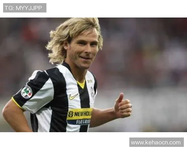 足球巨星炫酷转场合集展现绿茵赛场激情与巅峰瞬间