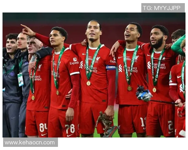 足球球星男技术突破与创新分析探讨，揭秘场上技艺与个人风格的完美结合