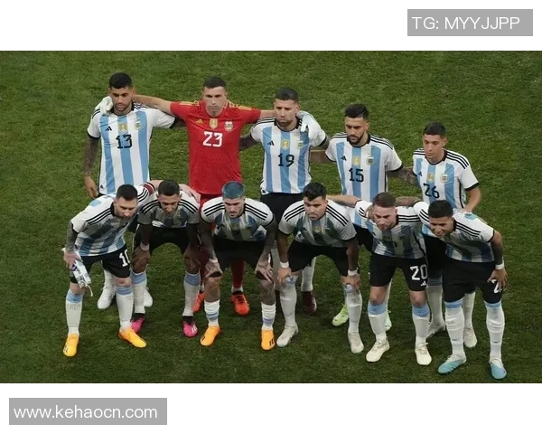 冬日寒风中的荣耀与拼搏 足球巨星演绎激情与梦想